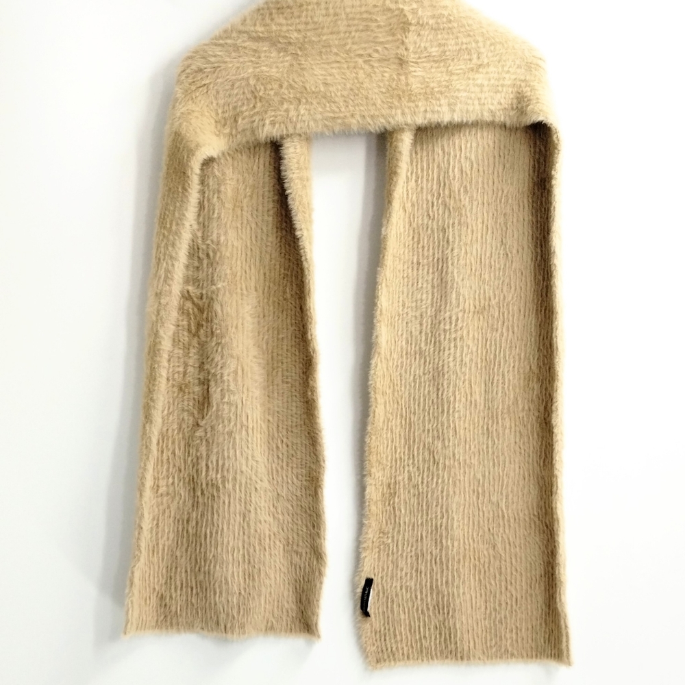 Banana‎ Republic Camel Tan Ribbed Eyelash Chenille Scarf - Picture 6 of 9